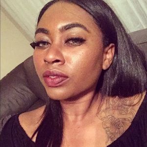 Meet your Posher, Courtney